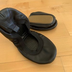 Yosi Samra Foldable Black Pull On Ballet Flats, 7